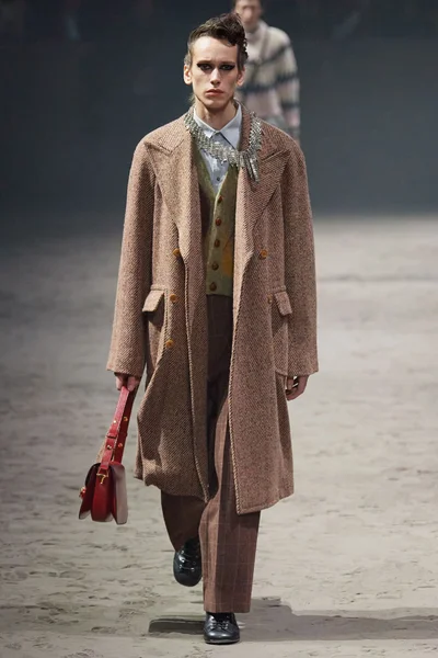 Look 7
